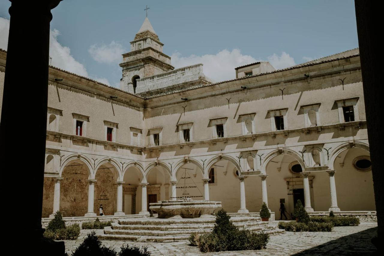Abbazia Santa Maria Del Bosco Konuk evi Contessa Entellina Dış mekan fotoğraf
