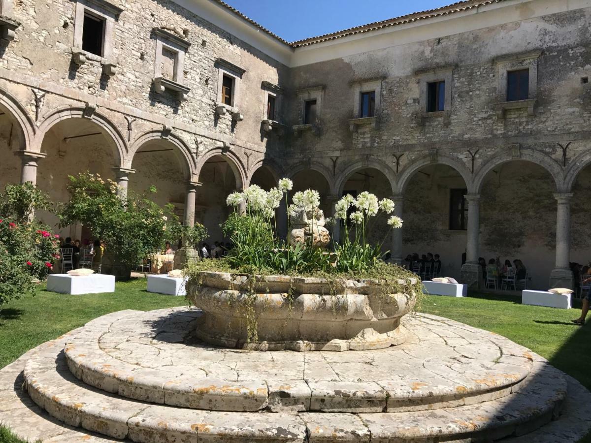 Abbazia Santa Maria Del Bosco Konuk evi Contessa Entellina Dış mekan fotoğraf
