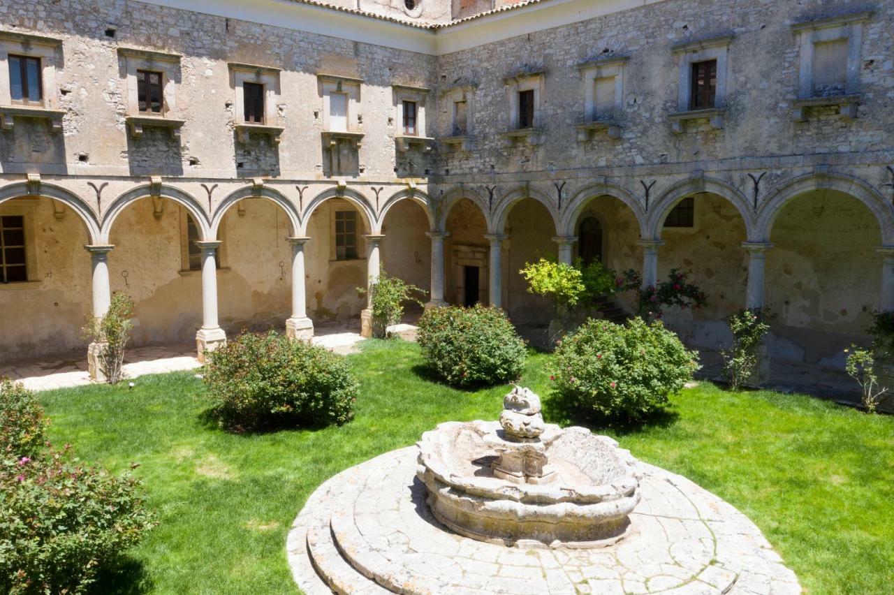 Abbazia Santa Maria Del Bosco Konuk evi Contessa Entellina Dış mekan fotoğraf